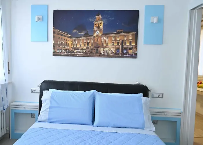 Intero Con Giardino E Colazione Dario דירה פארמה