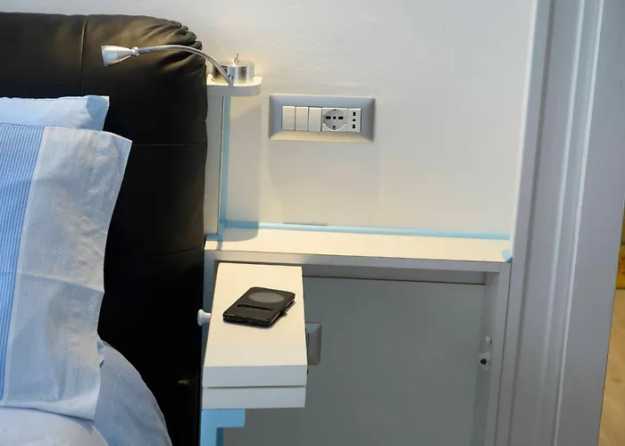 Intero Con Giardino E Colazione Dario פארמה