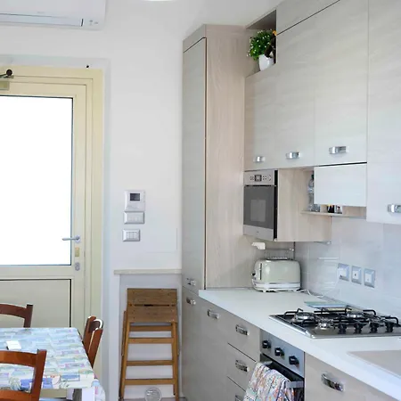 Intero Con Giardino E Colazione Dario * Parme