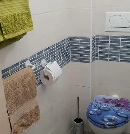 Intero Con Giardino E Colazione Dario * Parme