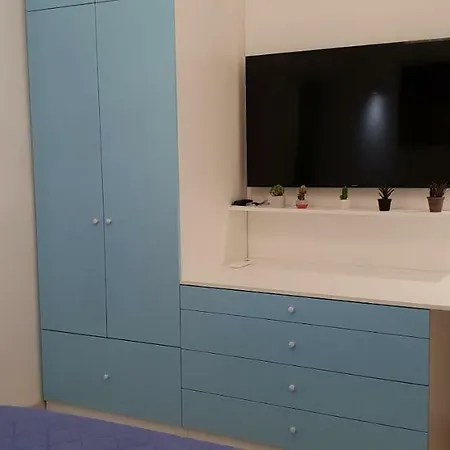 Intero Con Giardino E Colazione Dario Parme