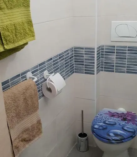 Intero Con Giardino E Colazione Dario * Πάρμα