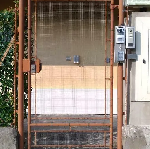Lägenhet Intero Con Giardino E Colazione Dario